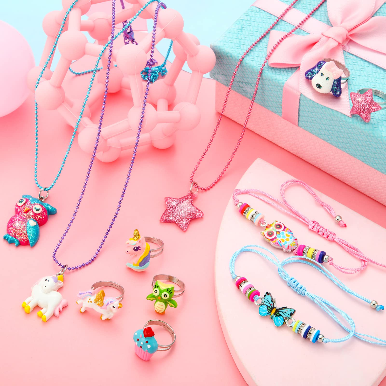 Girls' accessories